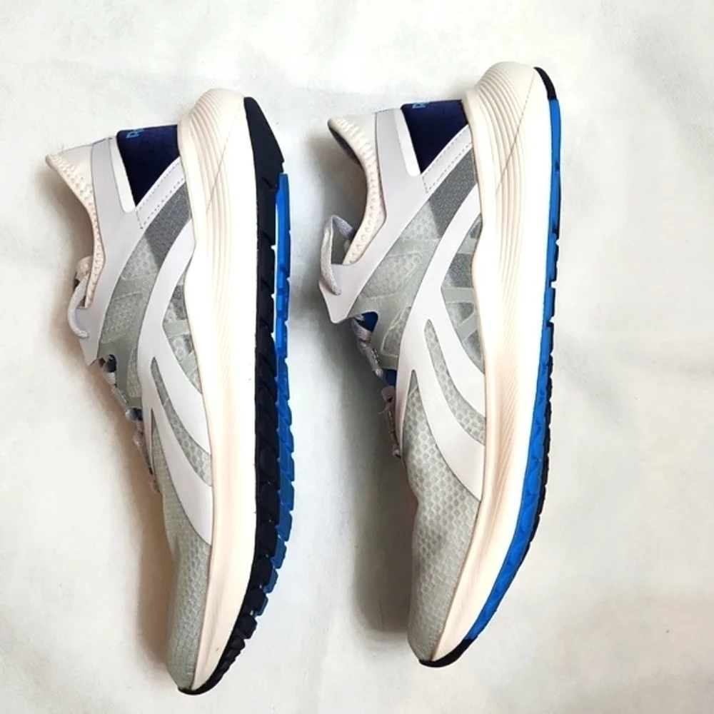 Reebok Floatride Run Furlfoam Gray White Lightweight Sneakers (W Size 8)